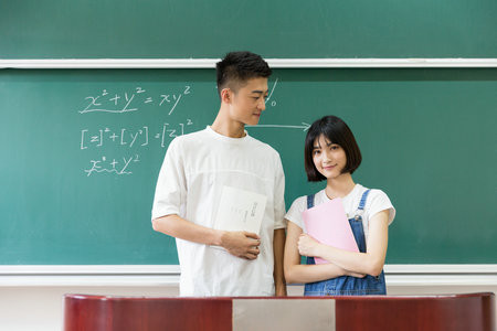 上海財經(jīng)大學(xué)MPAcc一般安排什么時候面試？