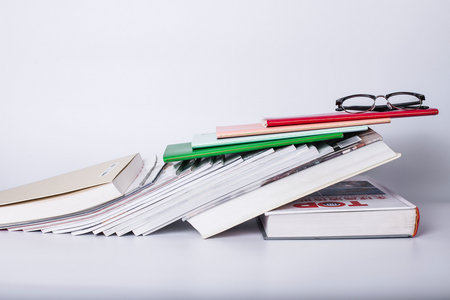 在職攻讀中南財經政法大學不同專業(yè)需要繳納的費用一樣嗎？