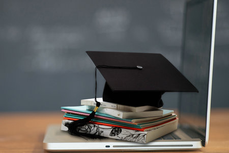 沈陽醫學院在職研究生是怎么上課的