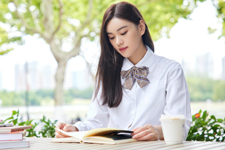 高級工商管理國際博士需要考試嗎