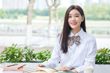 荷蘭商學(xué)院國際碩士學(xué)費(fèi)一覽表 荷蘭商學(xué)院國際碩士學(xué)費(fèi)一覽表