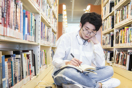 江蘇大學(xué)非全日制研究生學(xué)費(fèi)一覽表