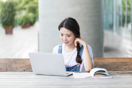 美國費(fèi)爾菲爾德大學(xué)考試科目