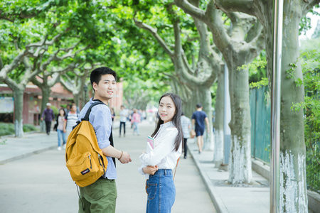 公共管理國際博士學費一年多少錢？