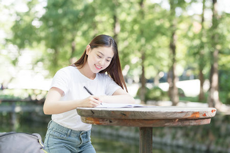 中國語言文學在職研究生報名及考試時間2025