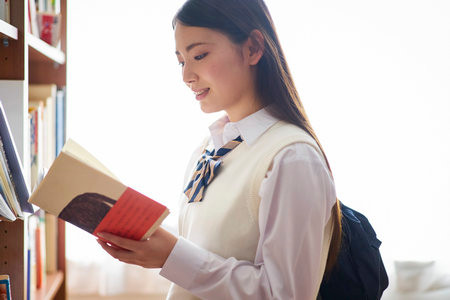 濟(jì)南大學(xué)非全日制研究生報名入口2025年