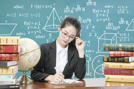 經(jīng)濟(jì)學(xué)國(guó)際博士報(bào)名及考試時(shí)間