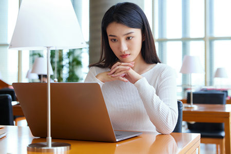 遼寧工業大學非全日制研究生滿足什么條件才能復試？