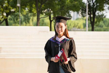 廣東財(cái)經(jīng)大學(xué)金融專(zhuān)碩復(fù)試時(shí)間及流程！