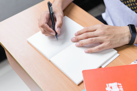 遼寧工業大學非全日制研究生分數線在哪里看？