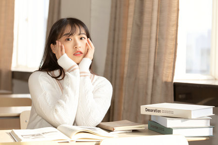 貴州財經大學非全日制研究生分數線在哪里看？