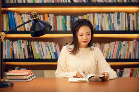 湖北中醫藥大學非全日制研究生過了線就能上嗎?