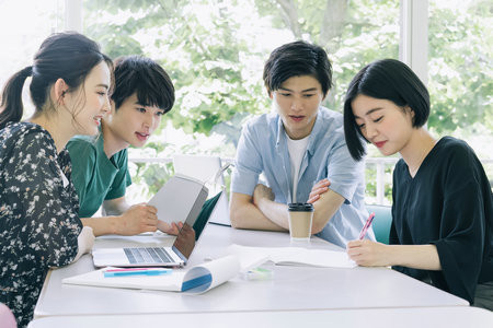 錦州醫(yī)科大學(xué)非全日制研究生分?jǐn)?shù)線在哪里看？