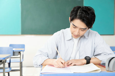 湖北師范大學非全日制研究生分數線在哪里看？