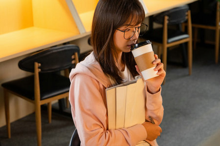 英國西倫敦大學(xué)國際碩士招生動態(tài)