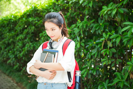 上海外國(guó)語(yǔ)大學(xué)MPA招生條件