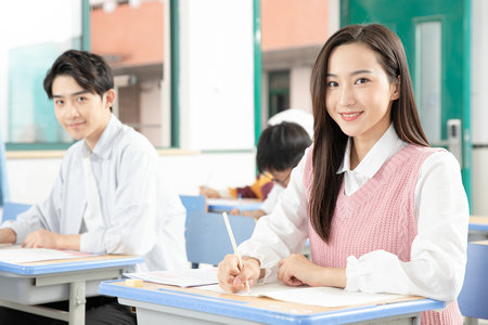 英國密德薩斯大學招生人群