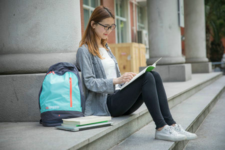 2025年東北電力大學(xué)在職研究生招生簡章