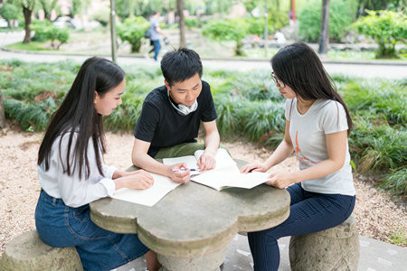 2025年廈門(mén)大學(xué)在職研究生招生簡(jiǎn)章