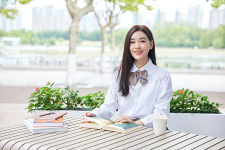 羅維拉·依維爾基里大學(xué)國際碩士招生條件 羅維拉·依維爾基里大學(xué)國際碩士招生條件