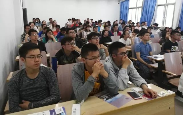 上海財(cái)經(jīng)大學(xué)2019年研究生招生宣講全面展開 上海財(cái)經(jīng)大學(xué)2019年研究生招生宣講全面展開