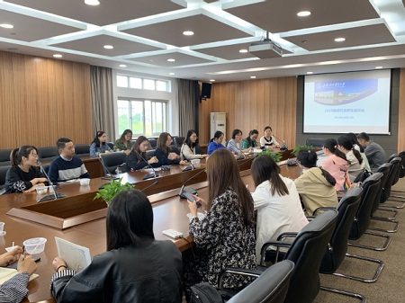 新生代表參與座談