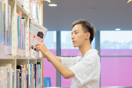 湖南大學國民經濟學在職研究生證書 湖南大學國民經濟學在職研究生證書