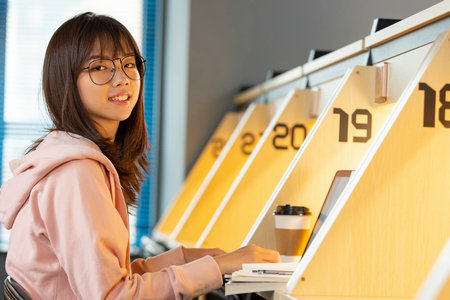 英國華威大學國際博士畢業證書 英國華威大學國際博士畢業證書