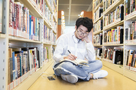 廣東外語(yǔ)外貿(mào)大學(xué)同等學(xué)力申碩招生簡(jiǎn)章