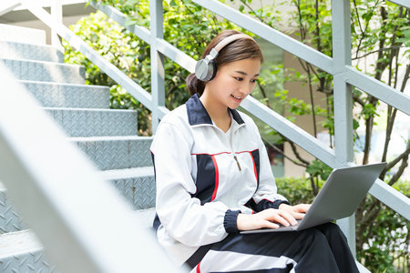 歐洲塞萬提斯大學考試科目