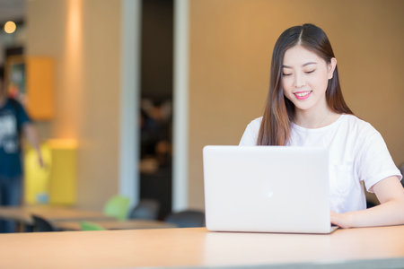 加拿大女王大學中外合辦報考條件